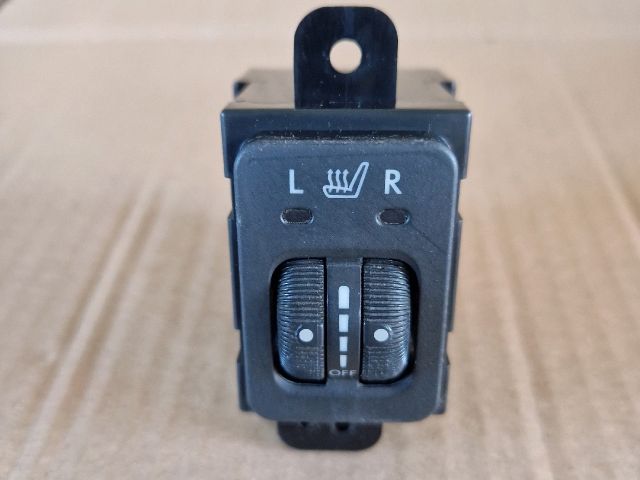 bontott SUBARU LEGACY Ülésfűtés Kapcsoló Pár