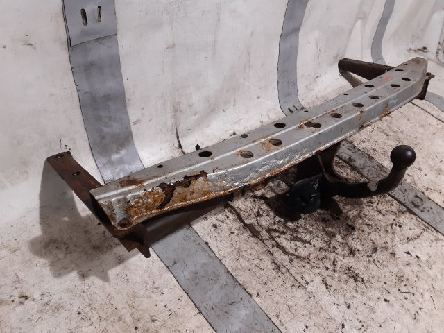 bontott SUBARU LEGACY Vonóhorog