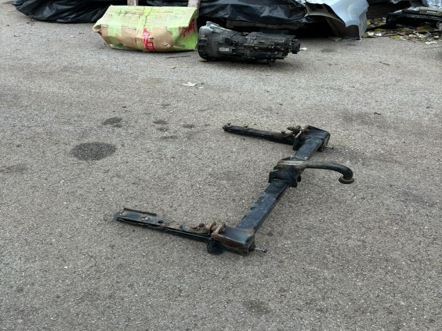 bontott SUBARU LEGACY Vonóhorog