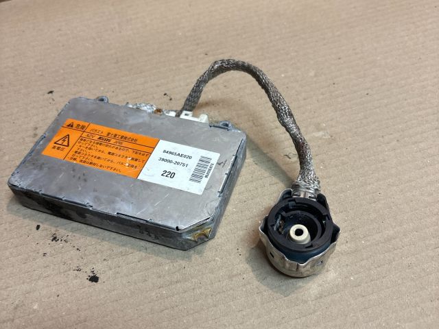 bontott SUBARU LEGACY Xenon Trafó