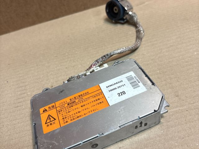 bontott SUBARU LEGACY Xenon Trafó