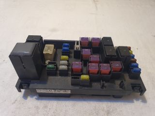 bontott SUBARU OUTBACK Biztosítéktábla Motortér