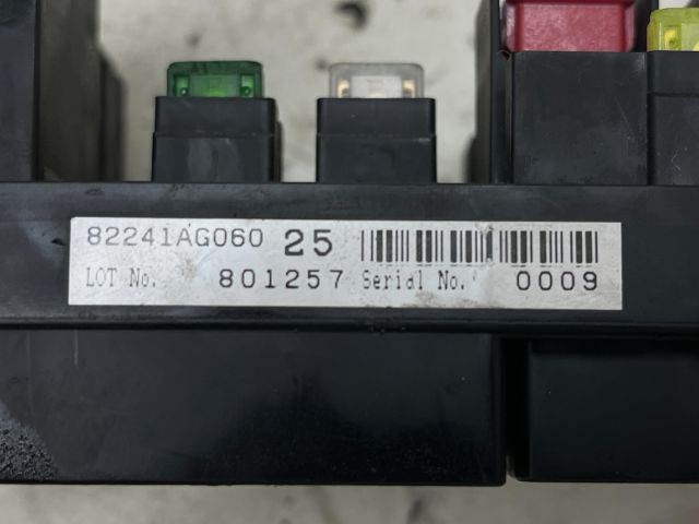 bontott SUBARU OUTBACK Biztosítéktábla Motortér