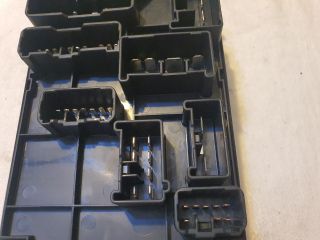 bontott SUBARU OUTBACK Biztosítéktábla Motortér