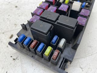 bontott SUBARU OUTBACK Biztosítéktábla Motortér