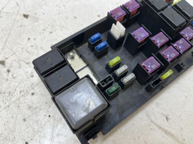 bontott SUBARU OUTBACK Biztosítéktábla Motortér