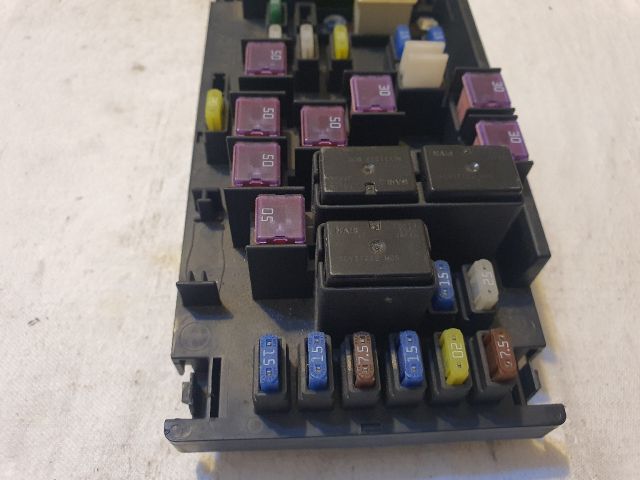 bontott SUBARU OUTBACK Biztosítéktábla Motortér