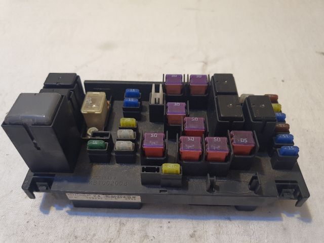 bontott SUBARU OUTBACK Biztosítéktábla Motortér