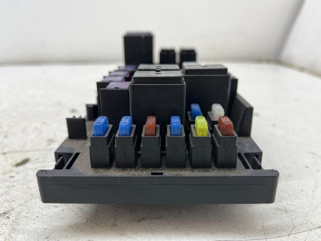 bontott SUBARU OUTBACK Biztosítéktábla Motortér