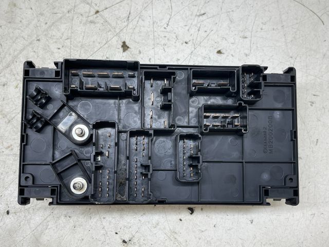 bontott SUBARU OUTBACK Biztosítéktábla Motortér