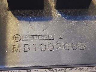 bontott SUBARU OUTBACK Biztosítéktábla Motortér