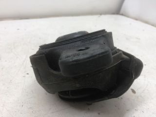 bontott SUBARU OUTBACK Motor Tartó Bak Jobb