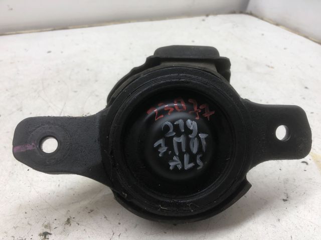 bontott SUBARU OUTBACK Motor Tartó Bak Jobb