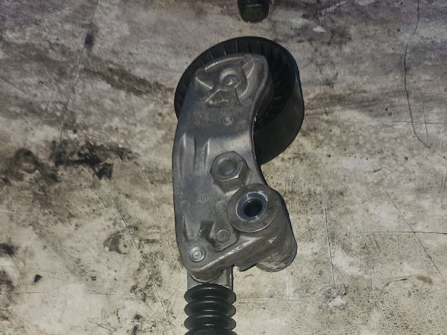 bontott SUBARU OUTBACK Szíjfeszítő Görgő