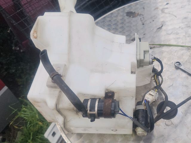 bontott SUBARU OUTBACK Ablakmosó Tartály