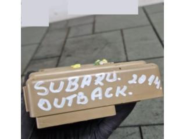 bontott SUBARU OUTBACK Biztosítéktábla Utastér