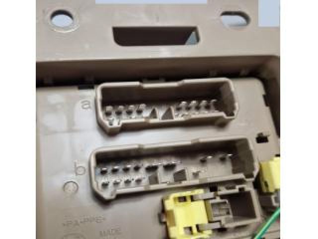 bontott SUBARU OUTBACK Biztosítéktábla Utastér