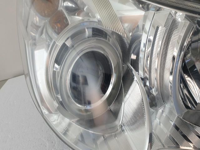 bontott SUBARU OUTBACK Jobb Fényszóró