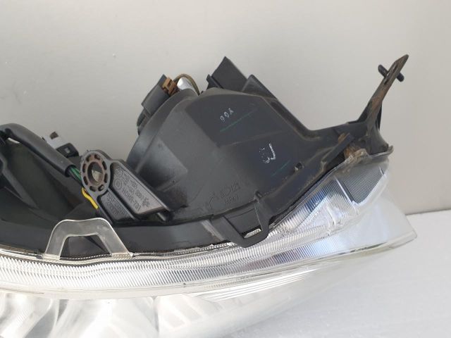 bontott SUBARU OUTBACK Jobb Fényszóró