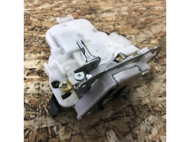 bontott SUBARU OUTBACK Jobb hátsó Ajtózár