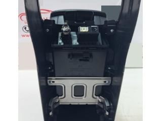 bontott SUBARU OUTBACK Könyöklő