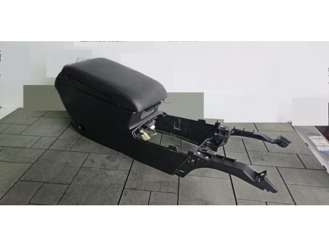 bontott SUBARU OUTBACK Könyöklő