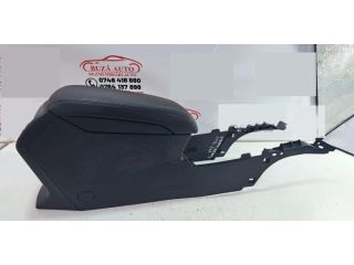 bontott SUBARU OUTBACK Könyöklő