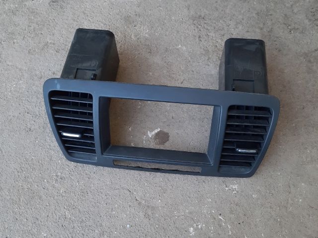 bontott SUBARU OUTBACK Középső Szellőző
