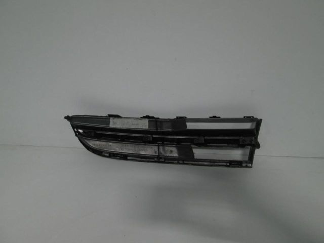 bontott SUBARU TRIBECA Első Lökhárító Bal Díszrács