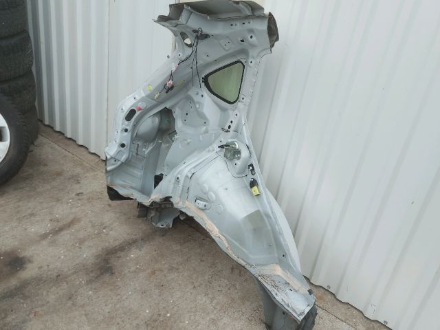 bontott SUBARU XV Bal hátsó Sárvédő