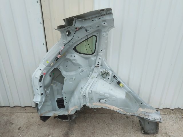 bontott SUBARU XV Bal hátsó Sárvédő