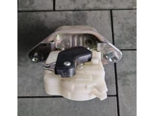 bontott SUBARU XV Csomagtérajtó Zárszerkezet