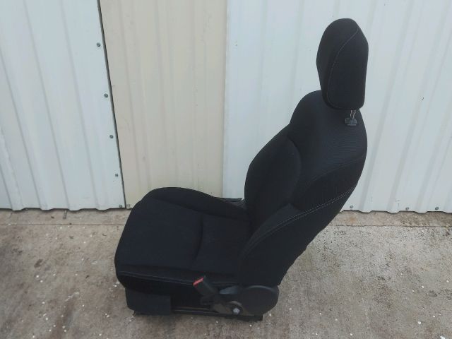 bontott SUBARU XV Jobb első Ülés