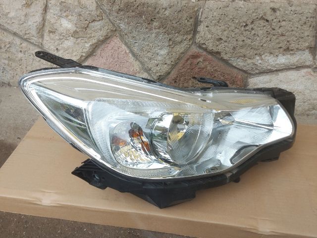 bontott SUBARU XV Jobb Fényszóró