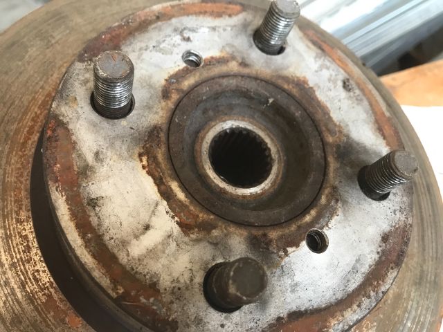 bontott SUZUKI ALTO Jobb első Csonkállvány Kerékaggyal