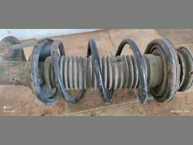 bontott SUZUKI ALTO Bal első Gólyaláb (Lengécsillapító, Rugó)