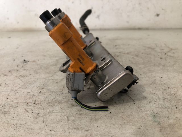 bontott SUZUKI ALTO Porlasztó Sor / Híd