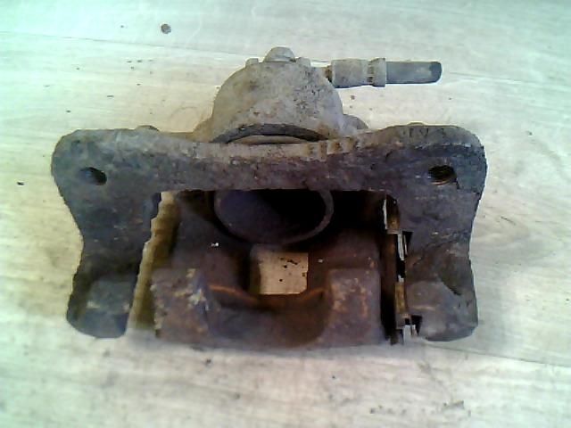 bontott SUZUKI ALTO Jobb első Féknyereg Munkahengerrel