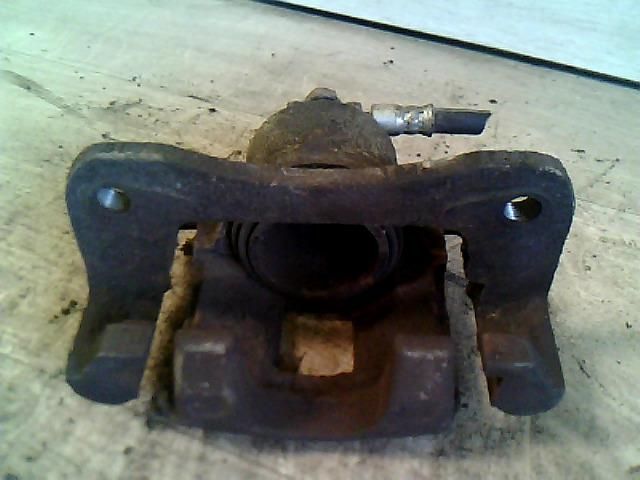 bontott SUZUKI ALTO Jobb első Féknyereg Munkahengerrel