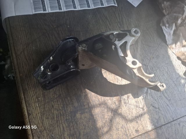 bontott SUZUKI ALTO Motor Tartó Bak (Fém)