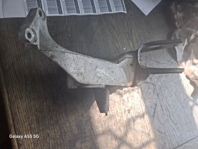 bontott SUZUKI ALTO Motor Tartó Bak (Fém)