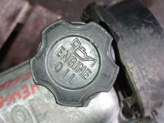 bontott SUZUKI ALTO Olajbeöntő Sapka