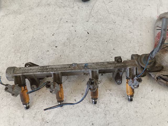 bontott SUZUKI ALTO Porlasztó Sor / Híd