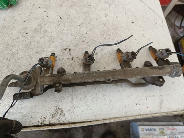 bontott SUZUKI ALTO Porlasztó Sor / Híd