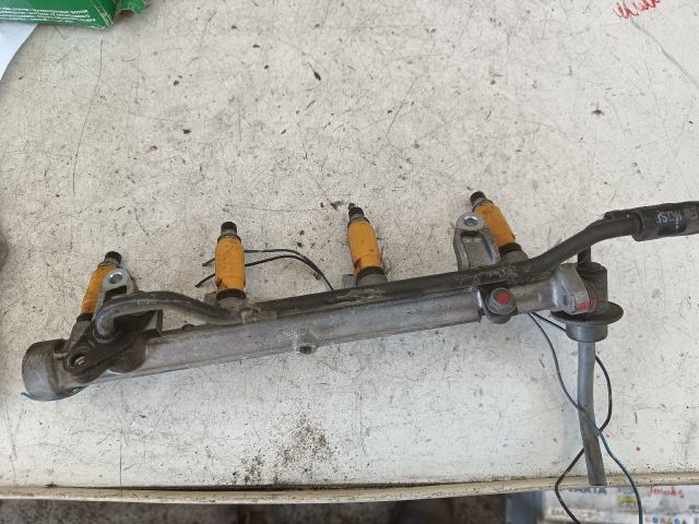 bontott SUZUKI ALTO Porlasztó Sor / Híd