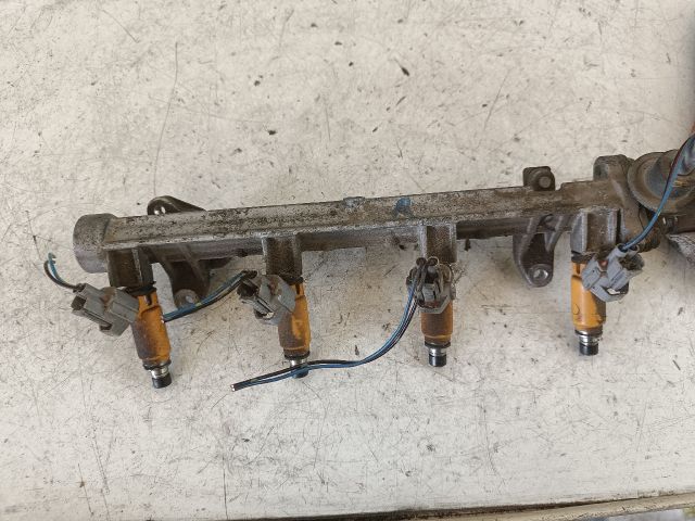 bontott SUZUKI ALTO Porlasztó Sor / Híd