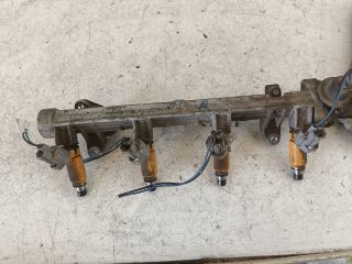 bontott SUZUKI ALTO Porlasztó Sor / Híd