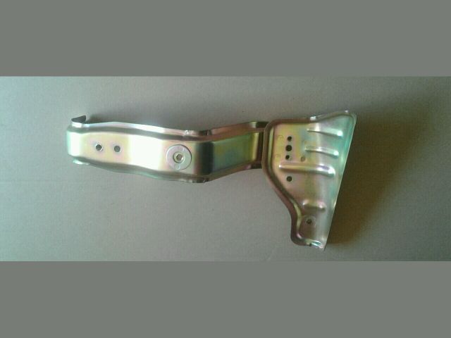 bontott SUZUKI ALTO Bal első Lökhárító Merevítő Tartó (Fém)