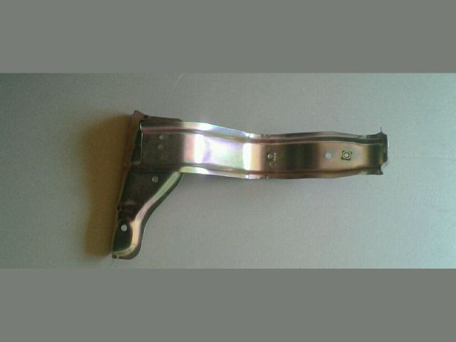 bontott SUZUKI ALTO Bal első Lökhárító Merevítő Tartó (Fém)