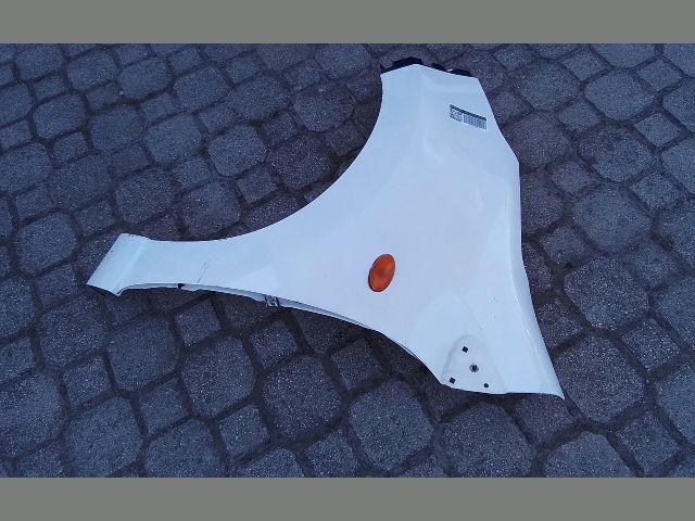 bontott SUZUKI ALTO Bal első Sárvédő